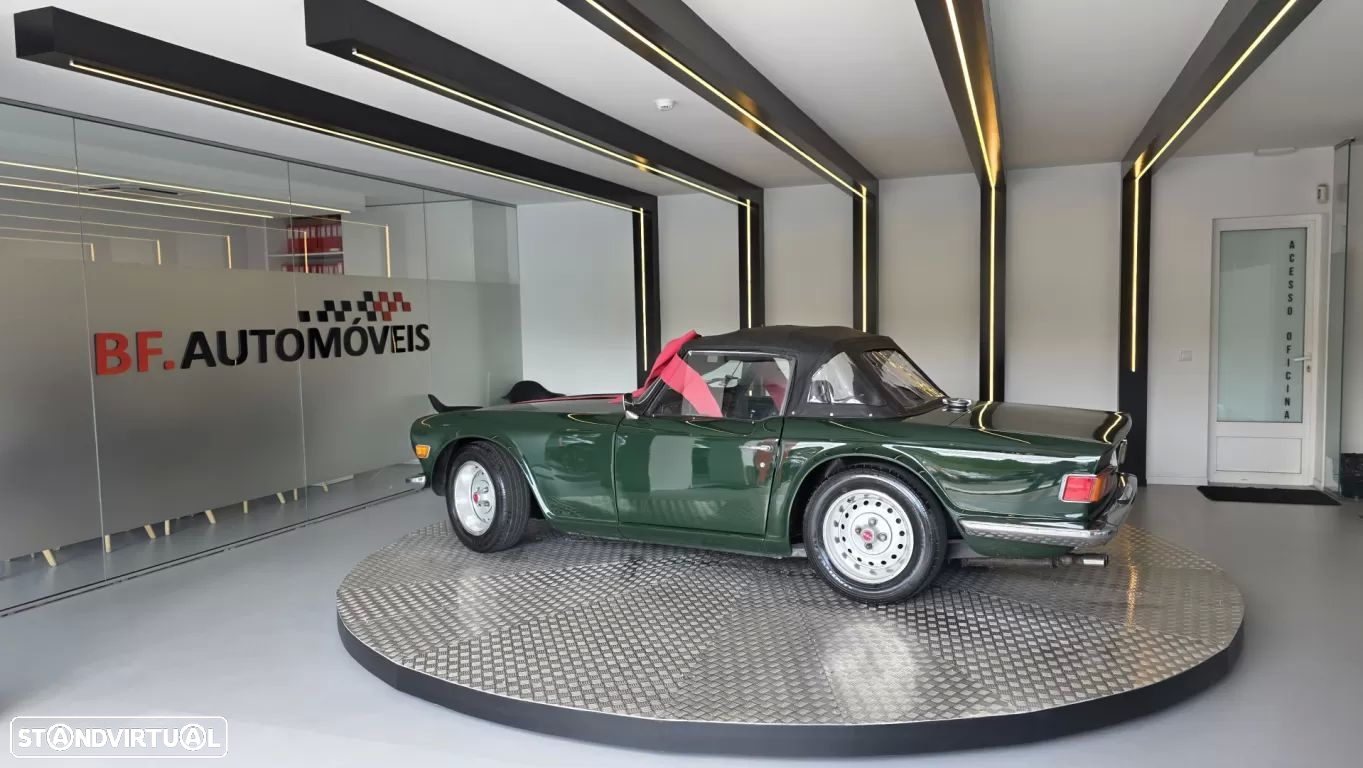 Triumph TR6 - 16