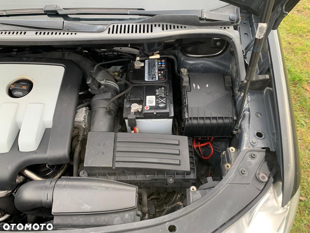 Volkswagen Touran 2.0 TDI DPF Comfortline - 16