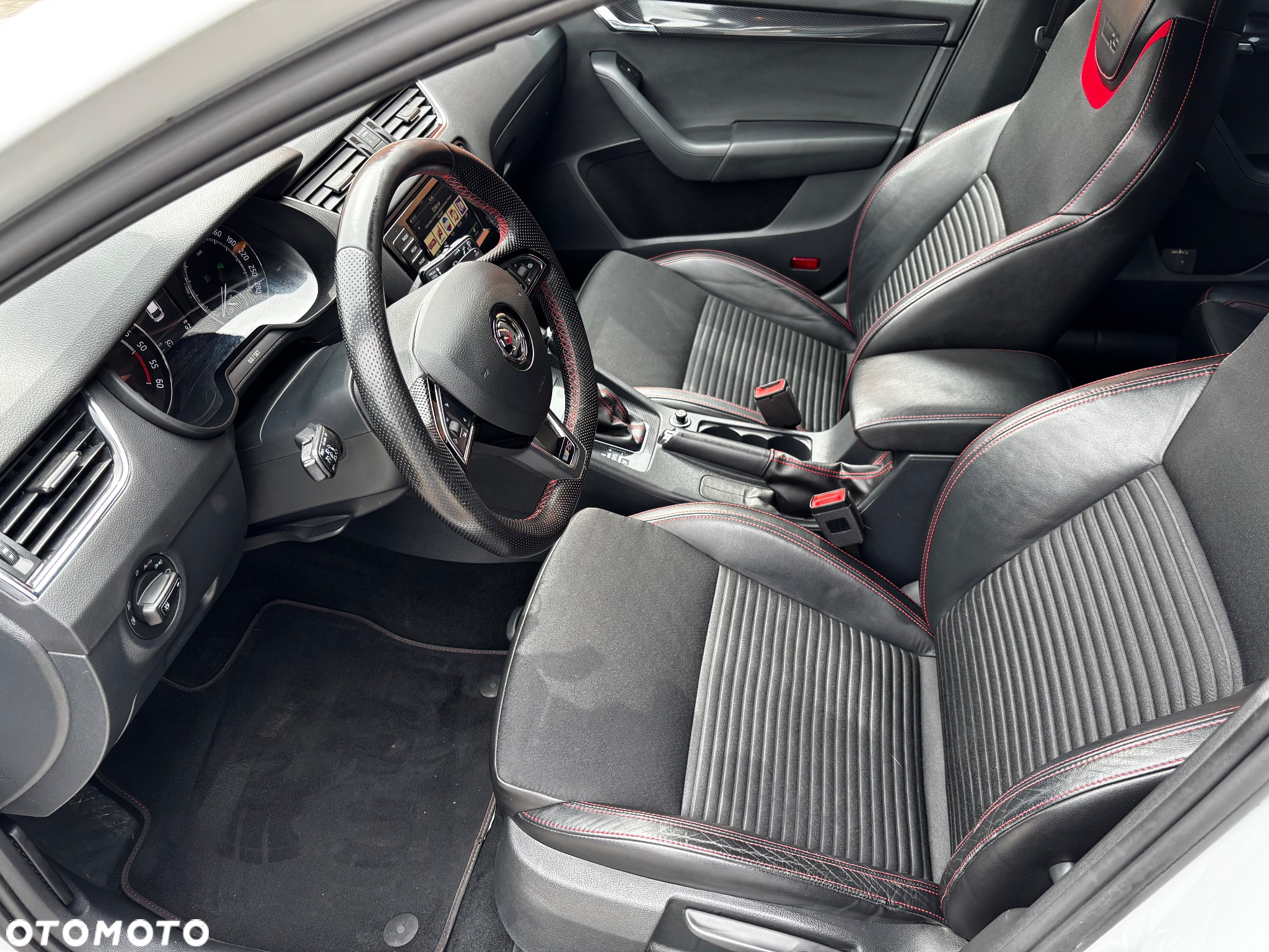 Skoda Octavia 2.0 TDI DSG RS - 13