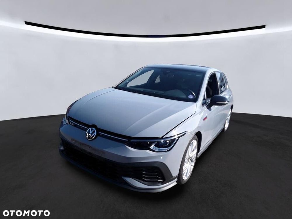 Volkswagen Golf - 1