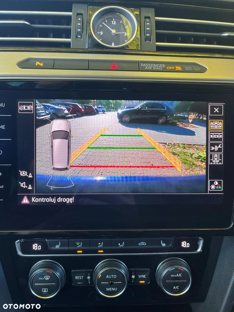 Volkswagen Passat - 9