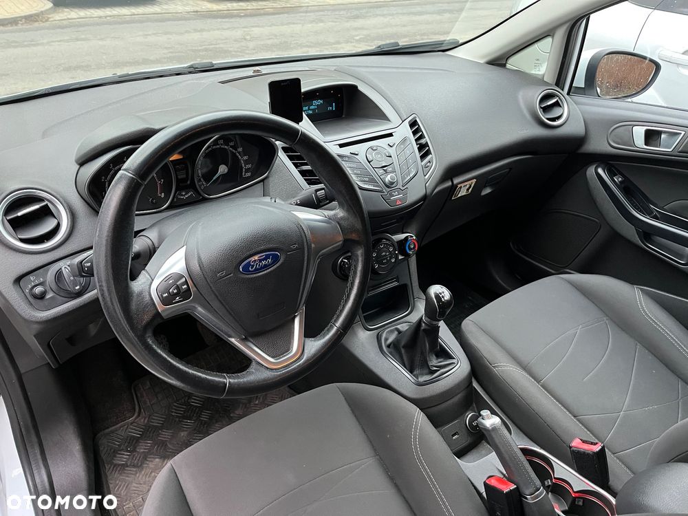 Ford Fiesta - 12
