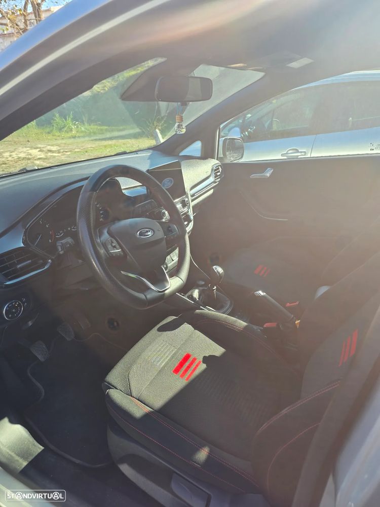 Ford Fiesta - 12
