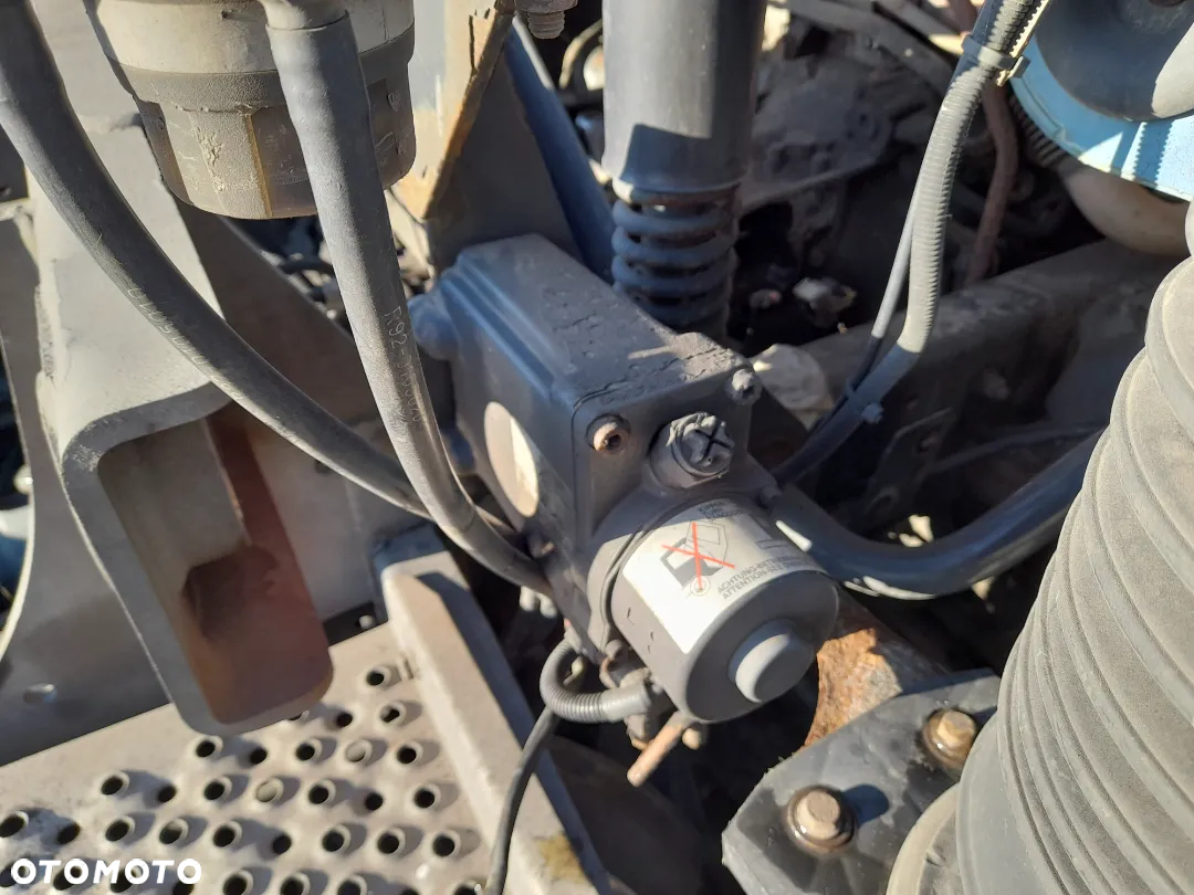 Pompa podnoszenia kabiny Actros Mp2 Mp3 elektryczna - 4