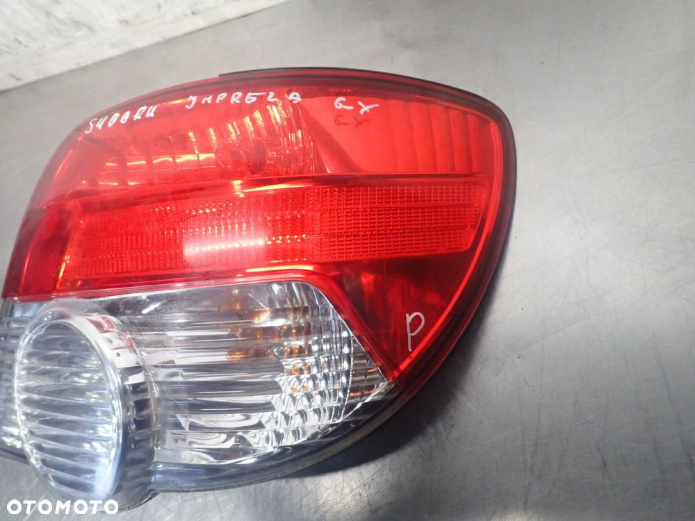LAMPA PRAWA TYLNA SUBARU IMPREZA GX - 2