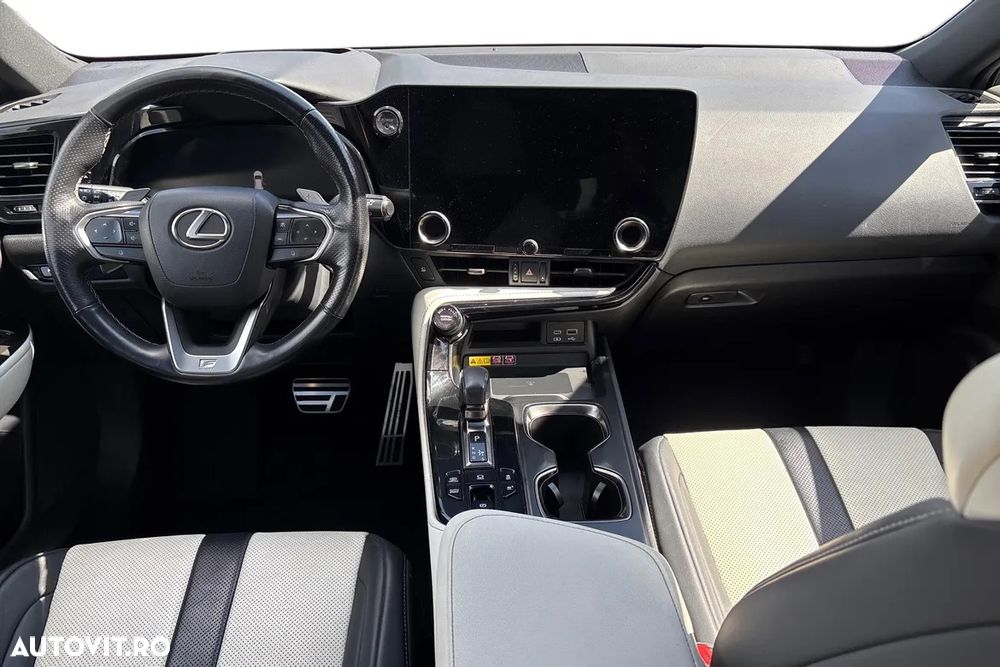 Lexus Seria NX 450h+ E-FOUR F SPORT - 13