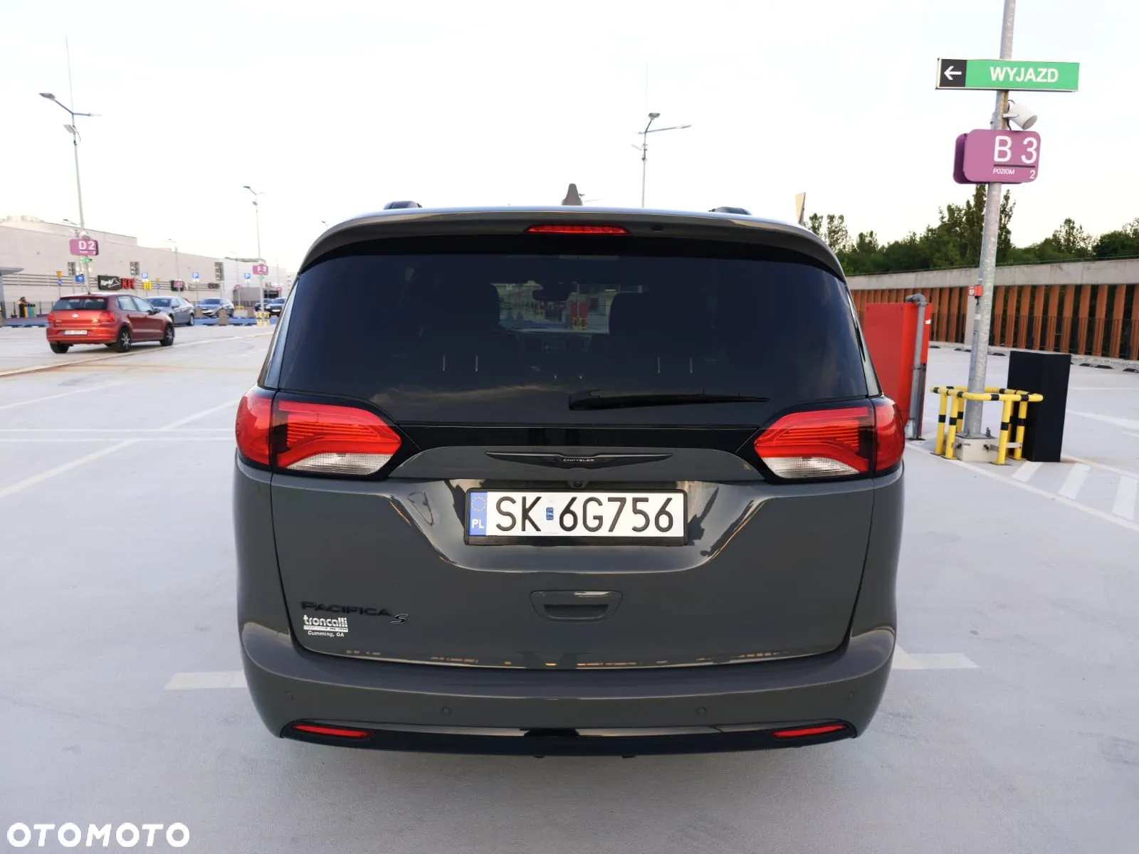 Chrysler Pacifica - 10