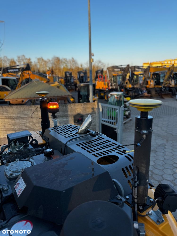 Liebherr A918 Compact - 8