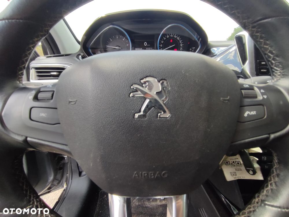 Peugeot 2008 1.5 BlueHDi Allure - 17