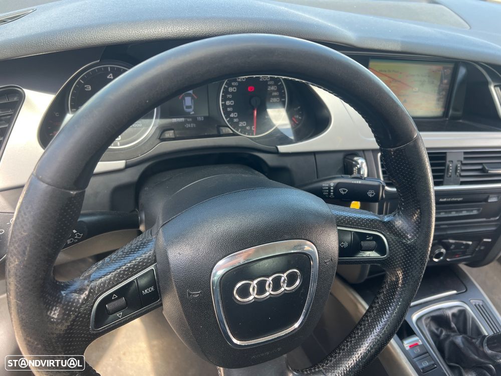 Audi A4 2.0 TDI S-line - 26