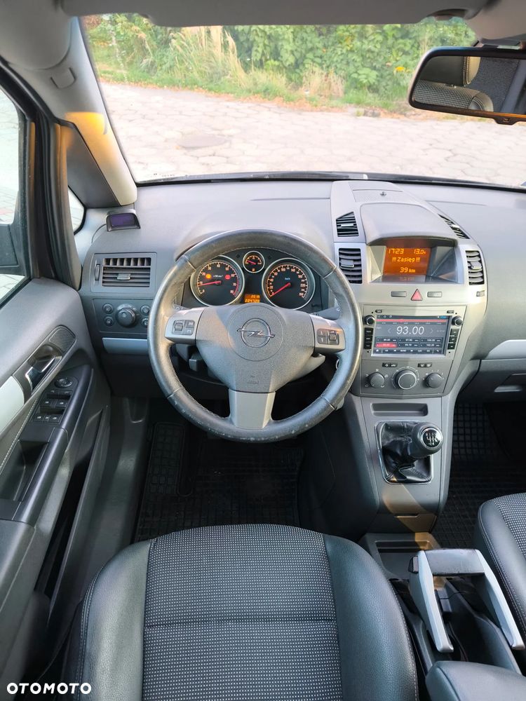 Opel Zafira - 16