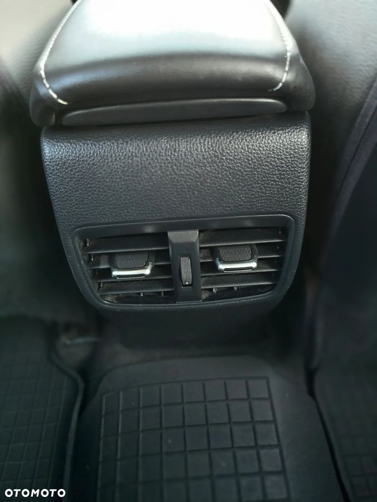 Toyota Corolla 2.0 Hybrid Comfort - 27