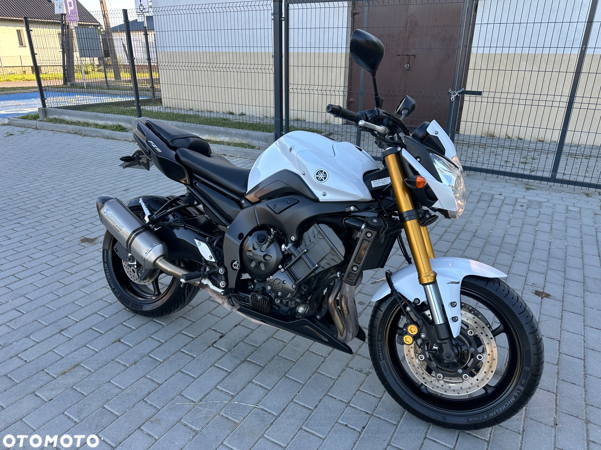 Yamaha FZ8 - 7
