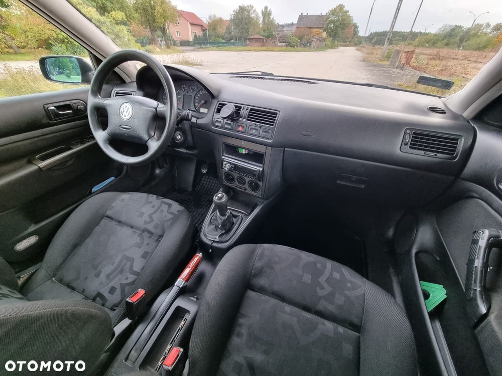 Volkswagen Bora Variant 1.6 - 9