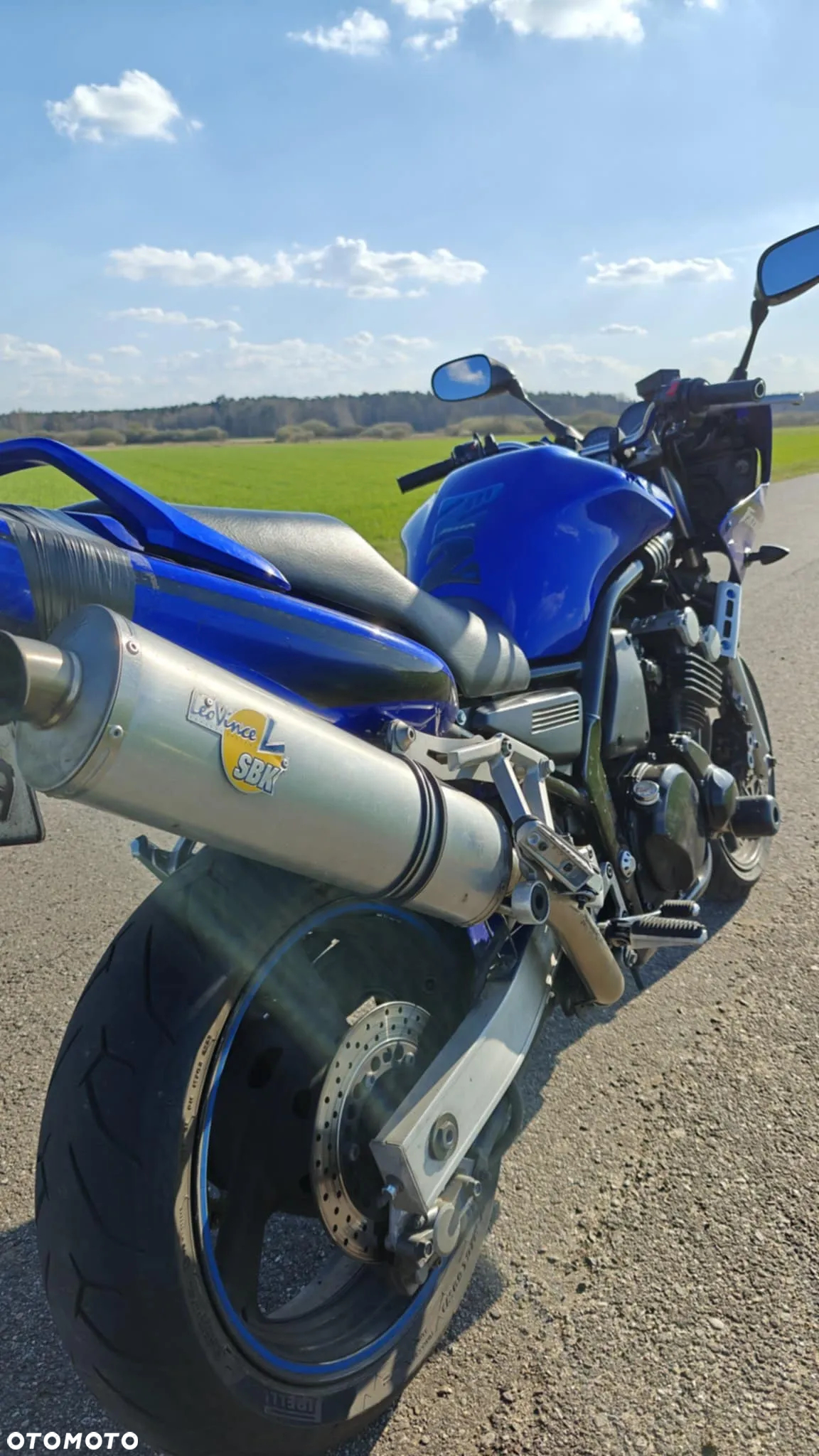 Yamaha FZS - 11