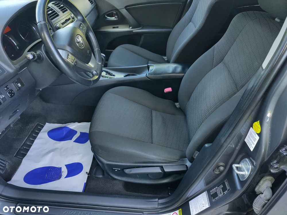 Toyota Avensis - 5