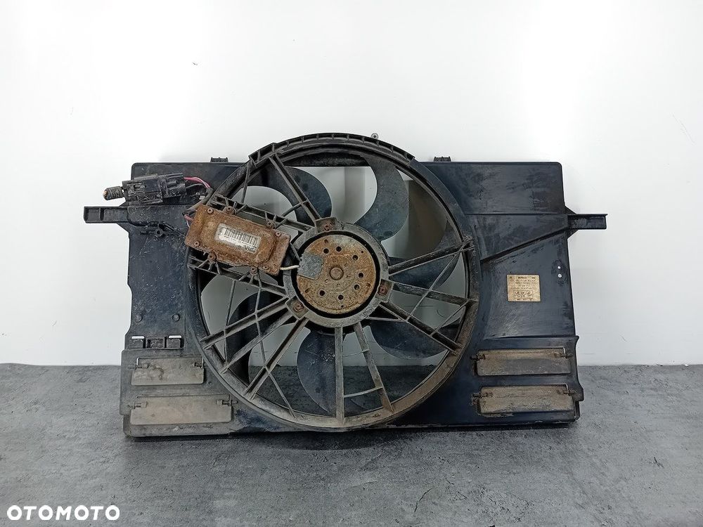 WENTYLATOR CHŁODNICY VOLVO V50 3M51-8C607-GC 0130303929 2.4 20V - 4