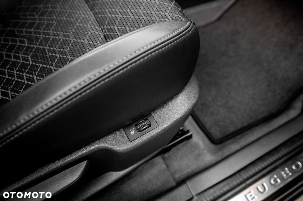 Peugeot 3008 THP 165 EAT6 Stop & Start Active - 36