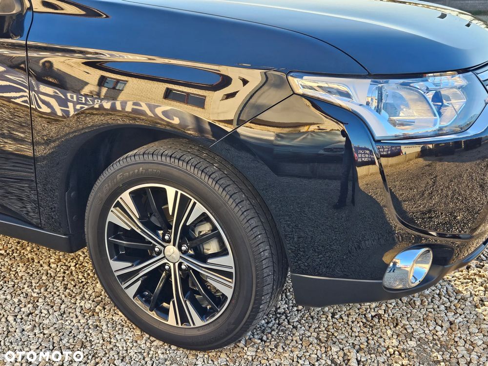 Mitsubishi Outlander 2.0 Invite + 2WD - 18
