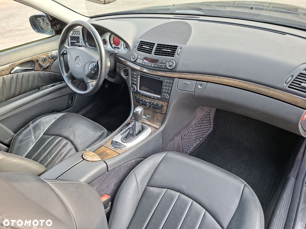 Mercedes-Benz Klasa E 55 AMG Automatik - 12