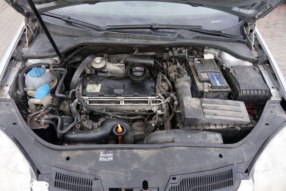 VOLKSWAGEN GOLF V 3D HB 2004 LA7W 1.9 TDI BKD 105KM GQQ SREBRNY na części - 9