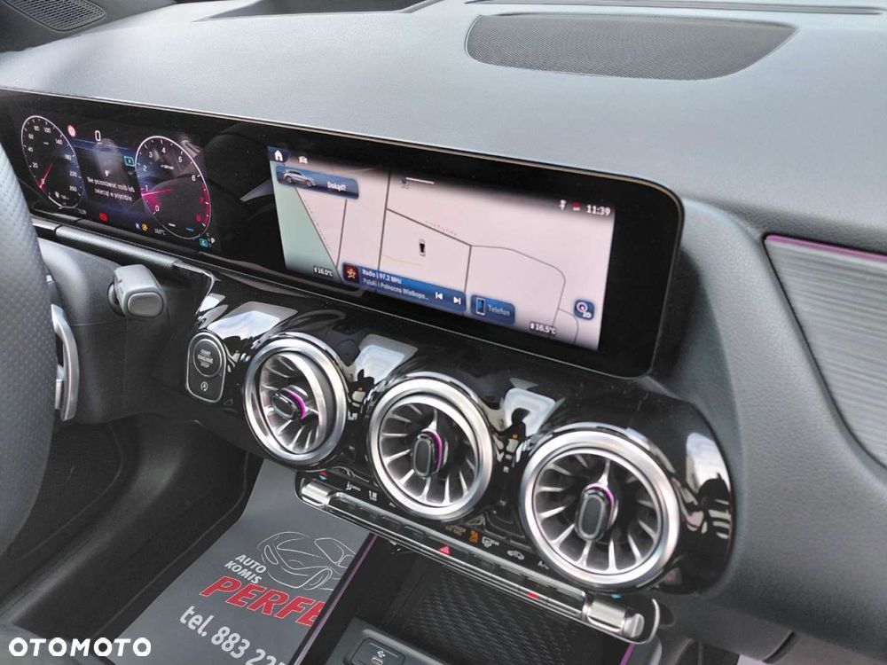Mercedes-Benz GLA - 17