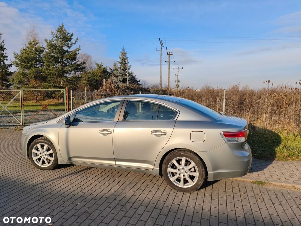 Toyota Avensis 2.0 Sol plus - 3