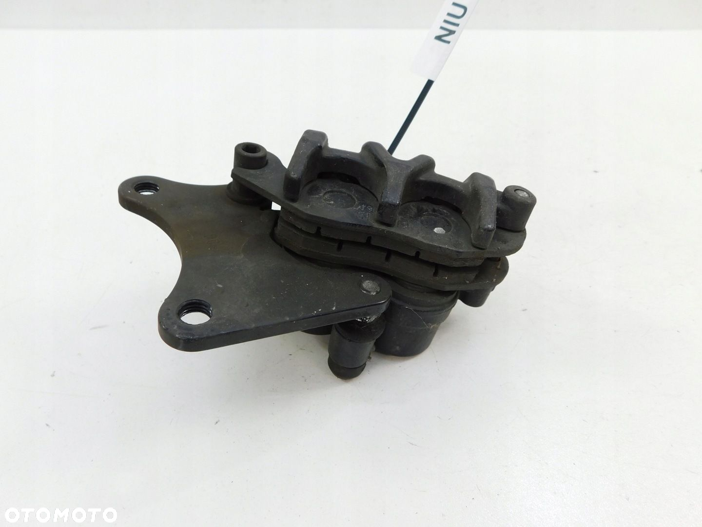 SKUTER ELEKTRYCZNY NIU ZACISK HAMULCA PRZÓD - 8