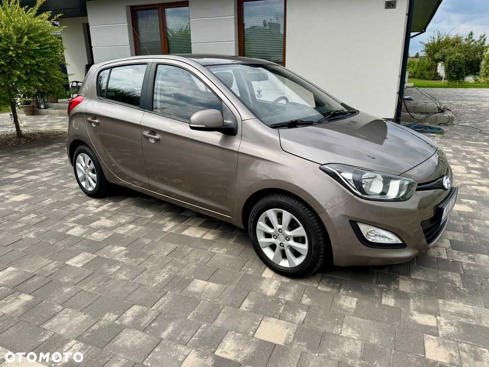 Hyundai i20 - 19