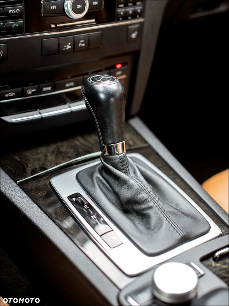 Mercedes-Benz Klasa E 250 BlueEFFICIENCY 7G-TRONIC Avantgarde - 29