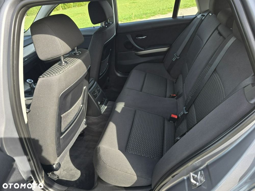 BMW Seria 3 - 17