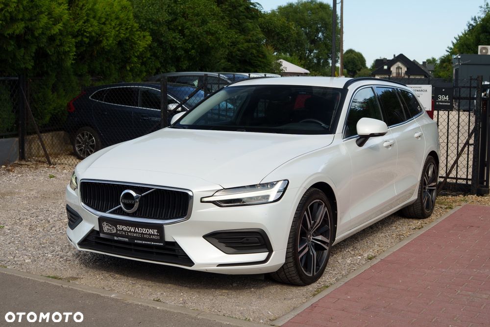 Volvo V60 B3 B DKG Momentum Pro - 28