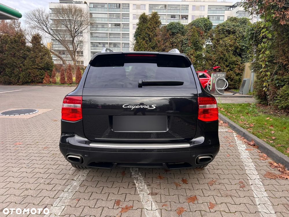 Porsche Cayenne - 2