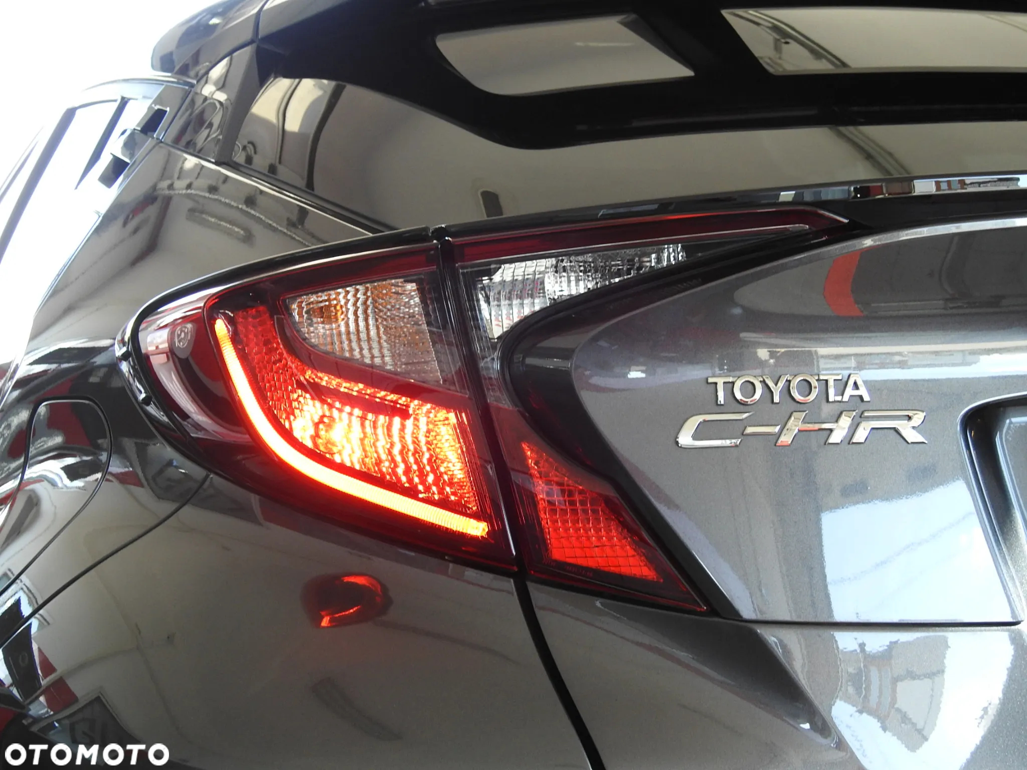 Toyota C-HR 1.8 Hybrid Style - 31