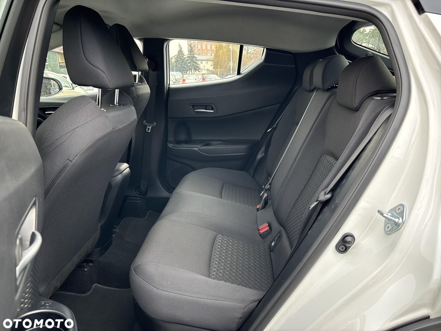 Toyota C-HR - 13