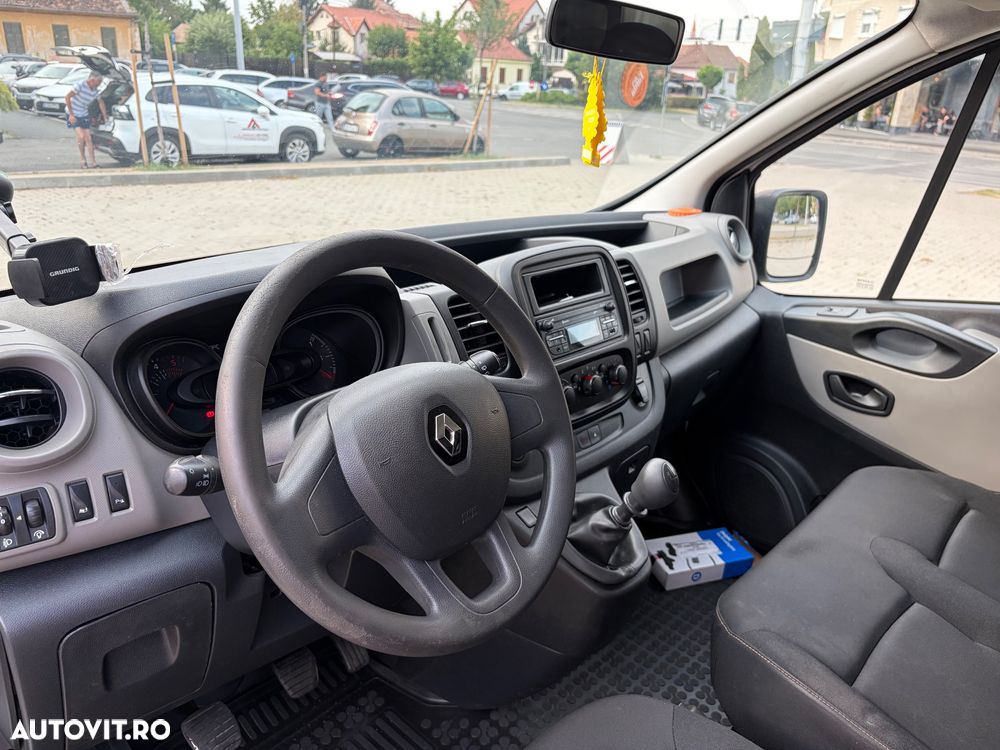 Renault Trafic - 10
