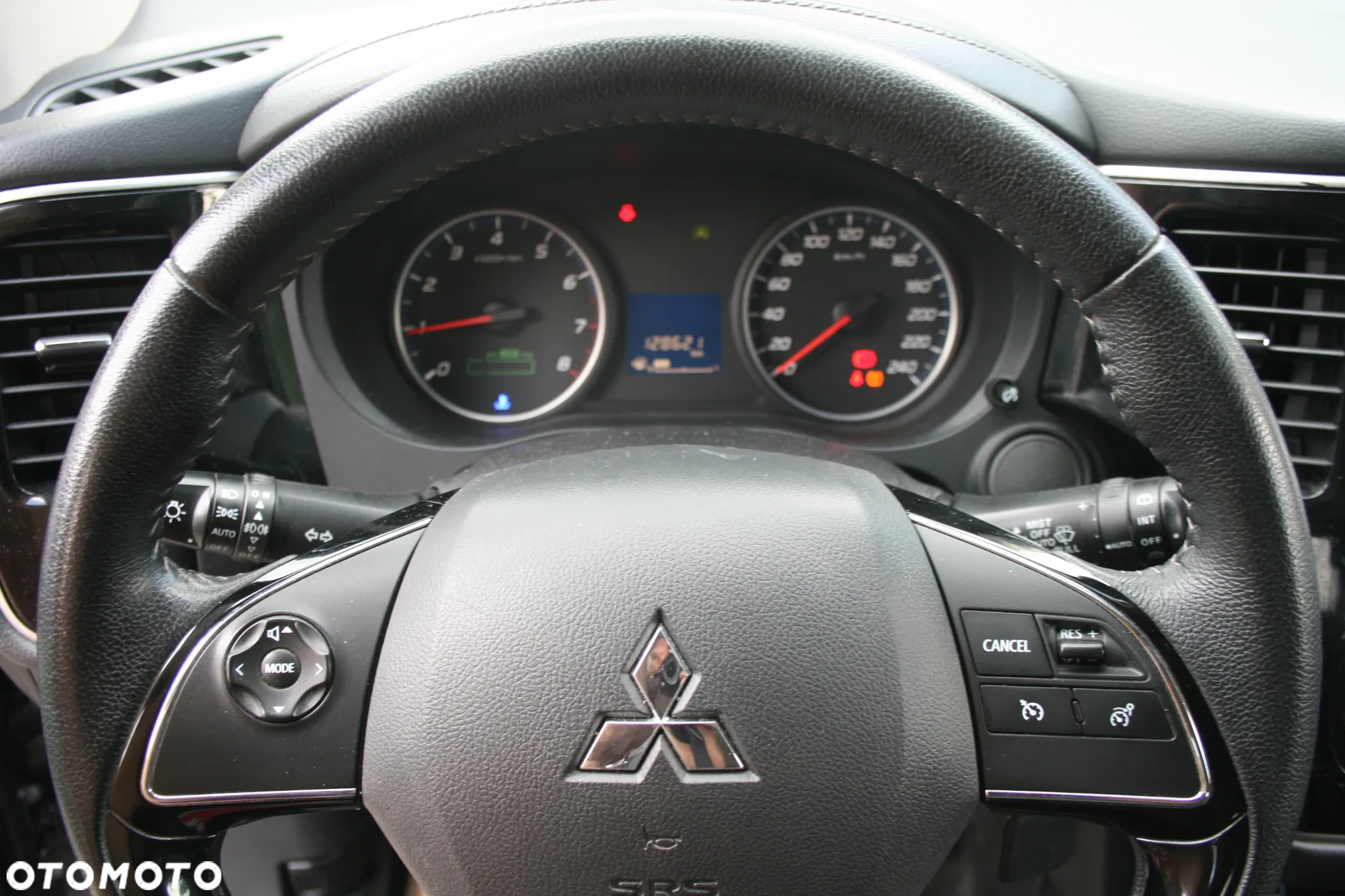 Mitsubishi Outlander 2.2 DID Intense + 4WD - 34