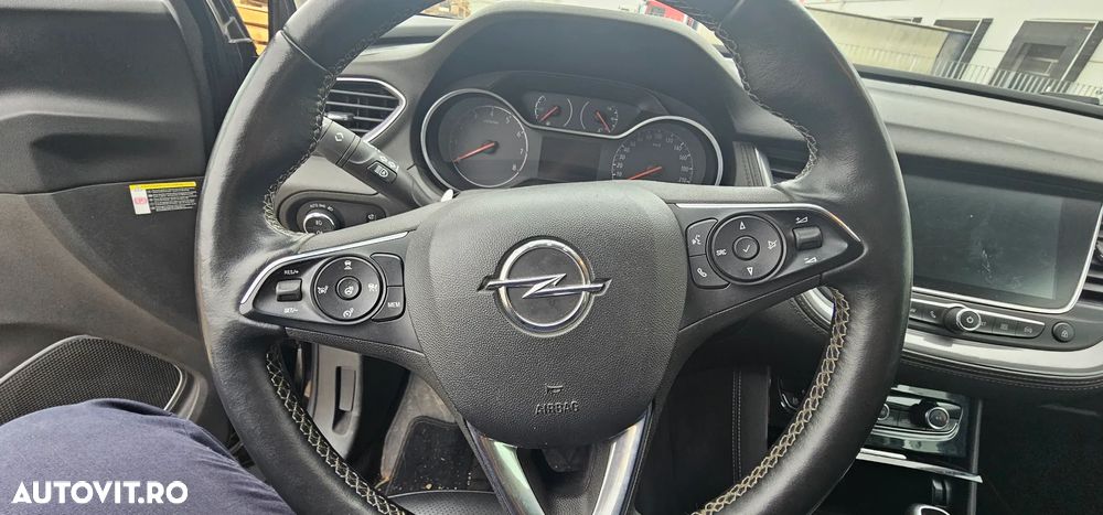 Opel Grandland X 1.2 Start/Stop Automatik Business Edition - 32