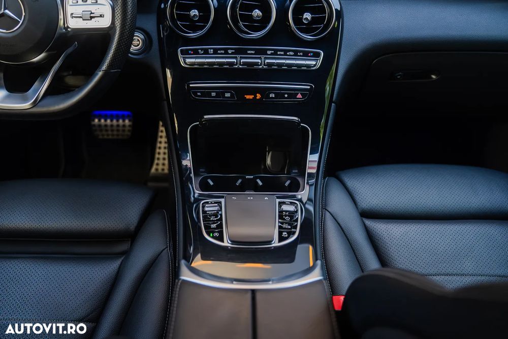 Mercedes-Benz GLC Coupe 200 4Matic 9G-TRONIC AMG Line - 22