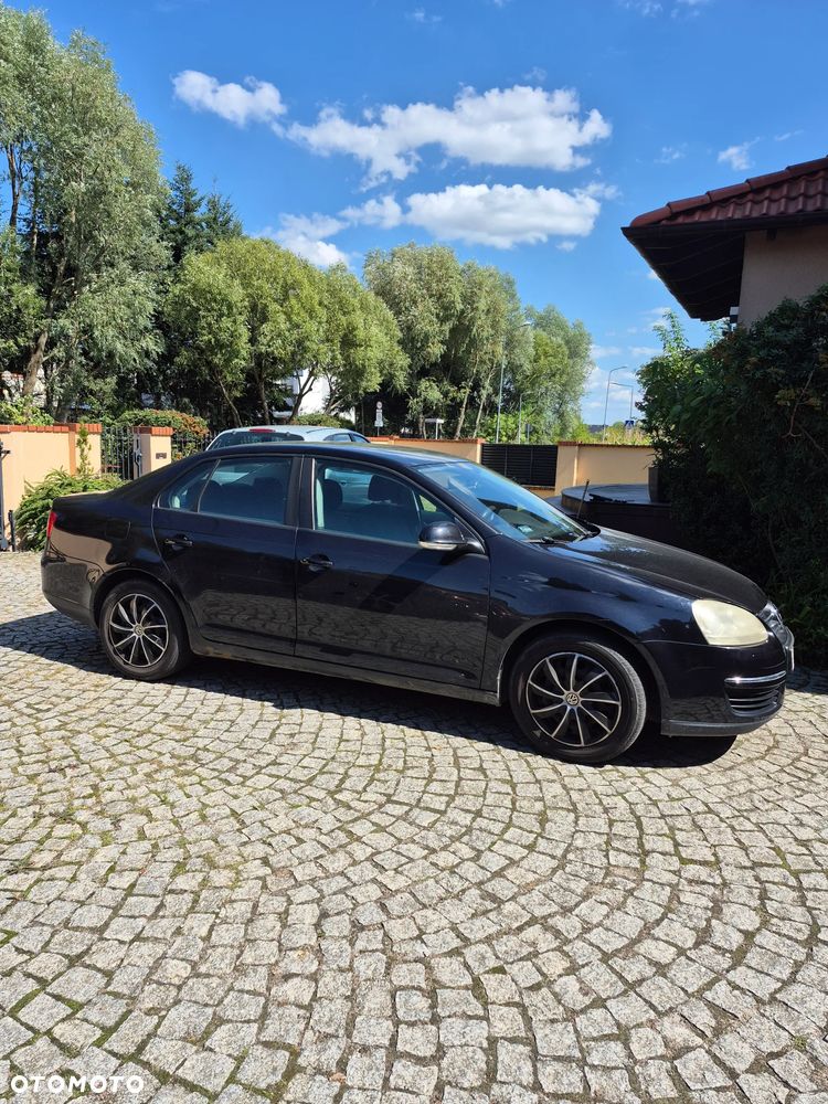 Volkswagen Jetta - 3