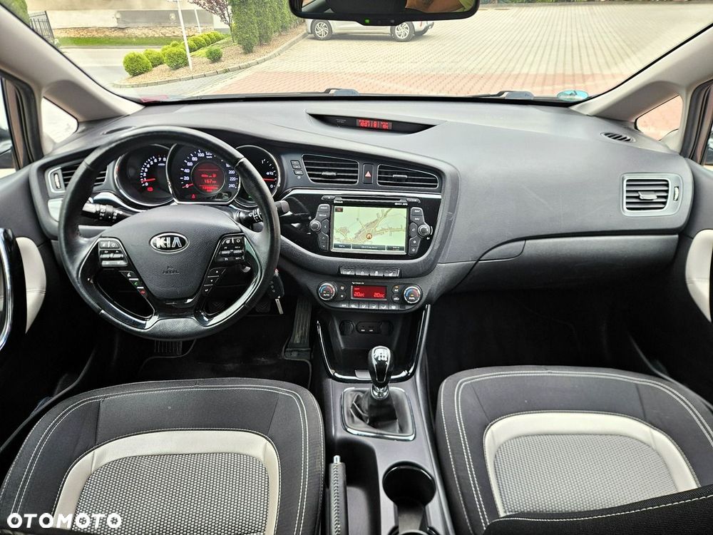 Kia Ceed 1.6 GDI ISG Dream-Team Edition - 25