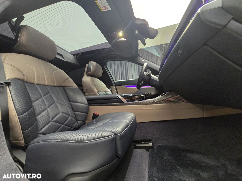 BMW Seria 7 - 31