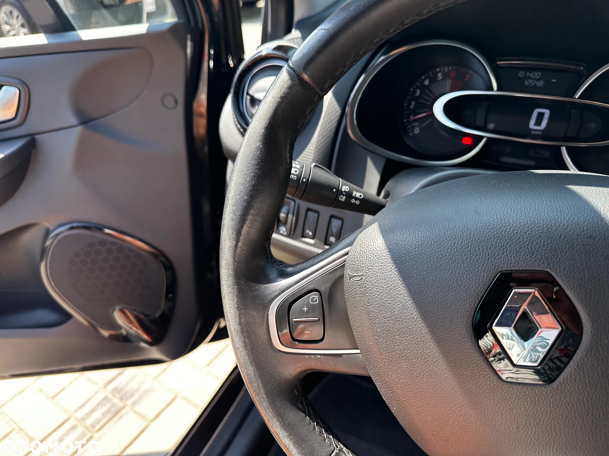 Renault Clio - 10