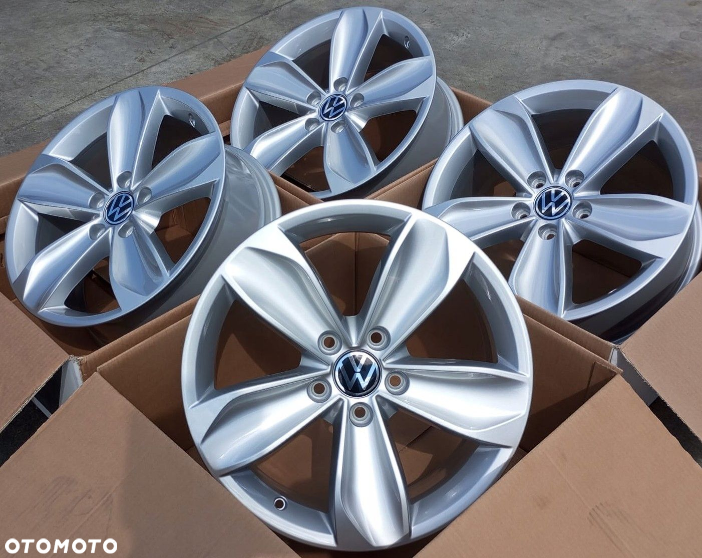 4X FELGI 17" 5X112 VW CADDY ARTEON PASSAT JETTA GOLF TIGUAN TOURAN I VAG - 4