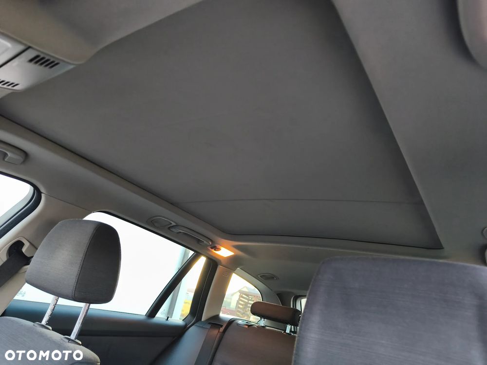 BMW Seria 3 330i - 38