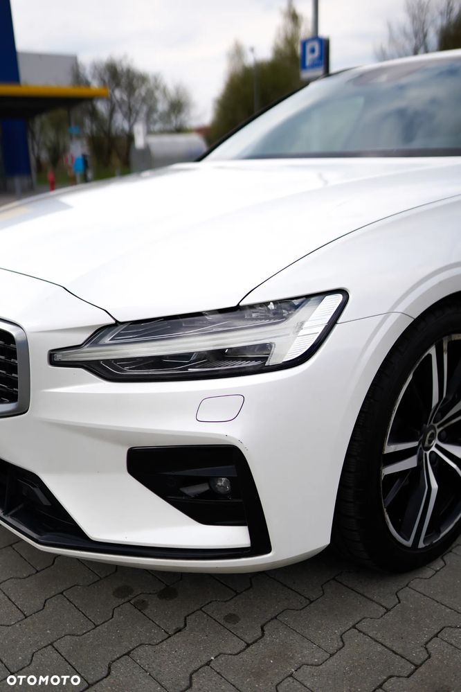 Volvo V60 D4 AWD R-Design - 12