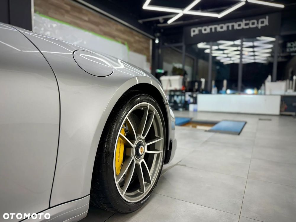 Porsche 911 Turbo S - 8