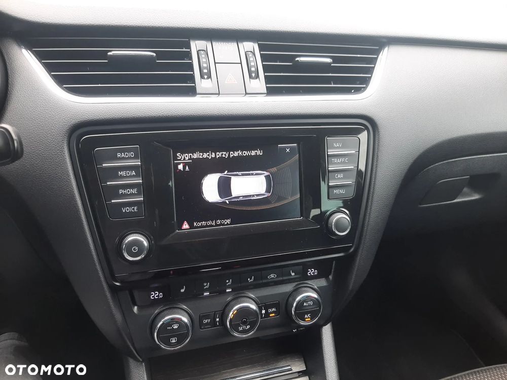 Skoda Octavia Combi 2.0 TDI 4x4 DSG Scout - 4