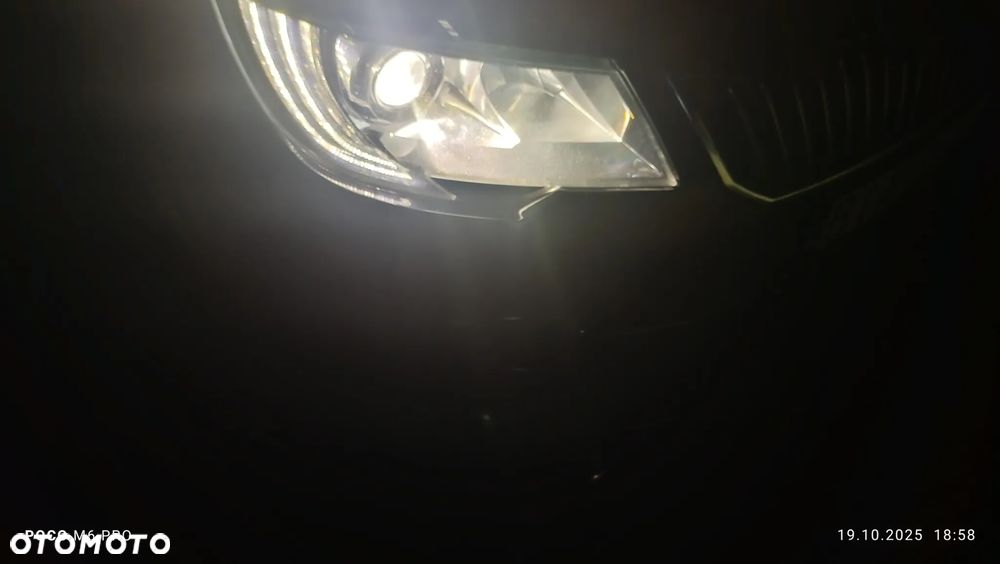 Skoda Superb 2.0 TDI Elegance - 26