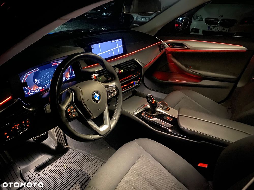 BMW Seria 5 530i Sport Line - 6